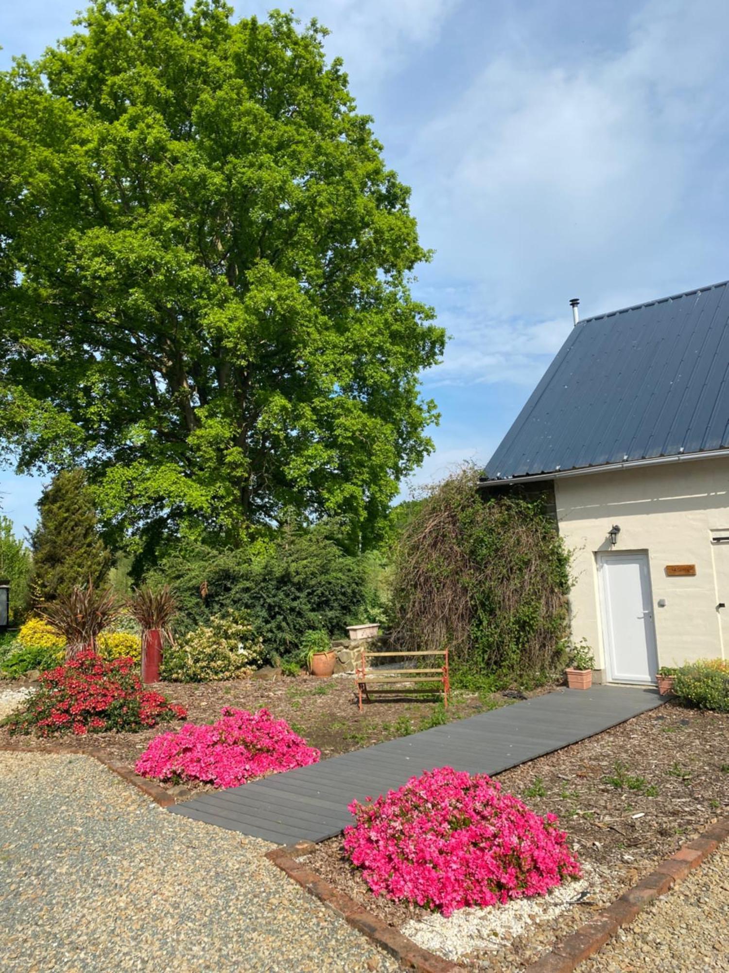 Spacious, Rustic Studio Space For 2 Persons Saint-Cyr-du-Bailleul エクステリア 写真